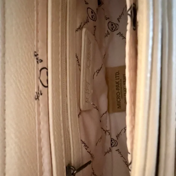 BETSEY JOHNSON Creamy Satchel/Crossbody, NWT - Picture 10 of 13